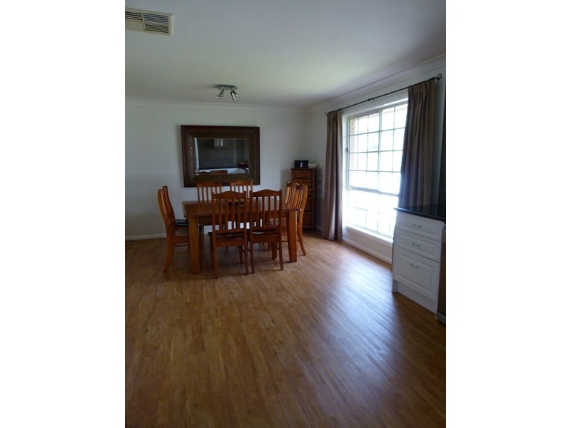11 Thames Street, Forbes NSW 2871
