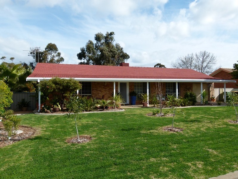 11 Thames Street, Forbes NSW 2871