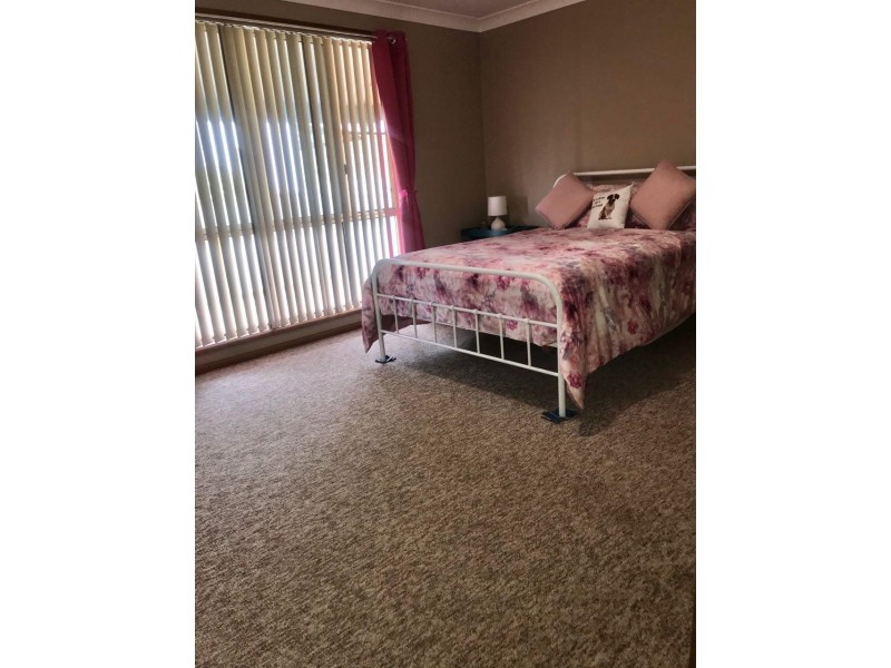 6 Koala Street, Parkes NSW 2870