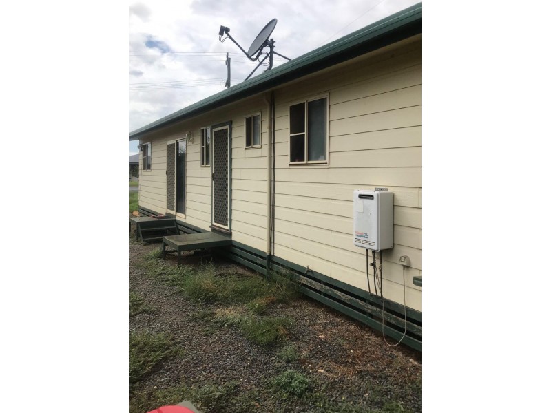 6 Koala Street, Parkes NSW 2870