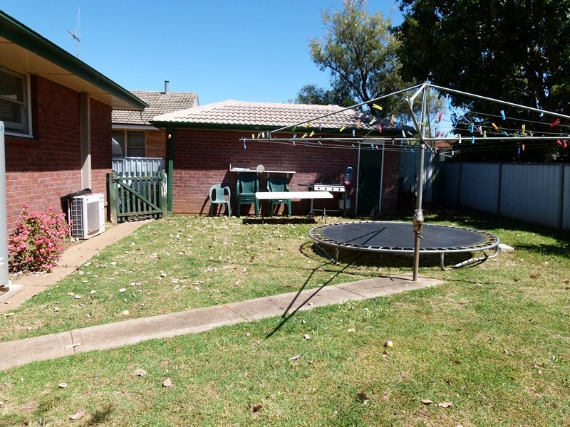 8 Dawson, Forbes NSW 2871