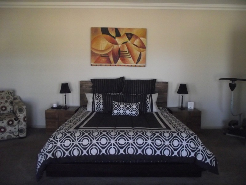 300 Nash Street, Parkes NSW 2870