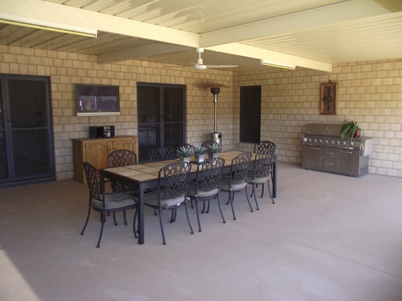 300 Nash Street, Parkes NSW 2870