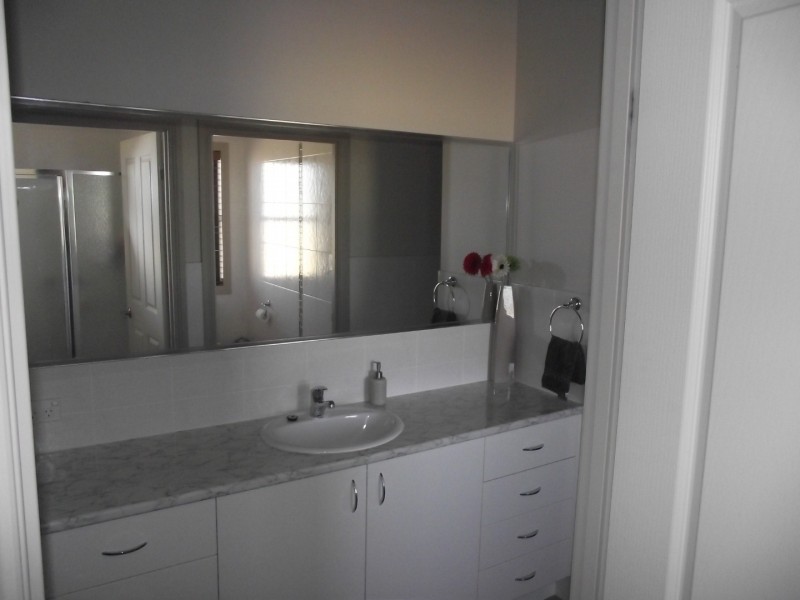300 Nash Street, Parkes NSW 2870