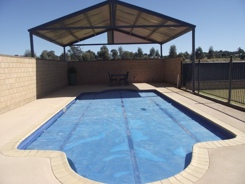 300 Nash Street, Parkes NSW 2870