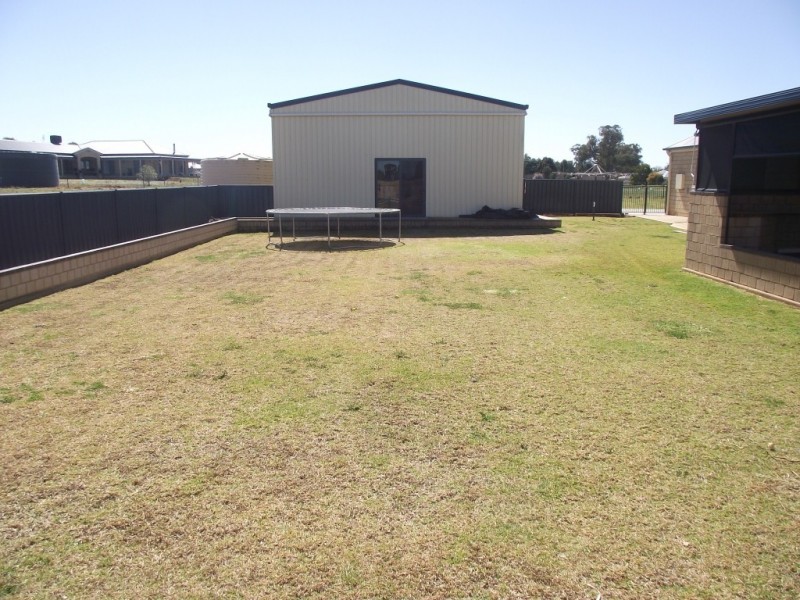 300 Nash Street, Parkes NSW 2870