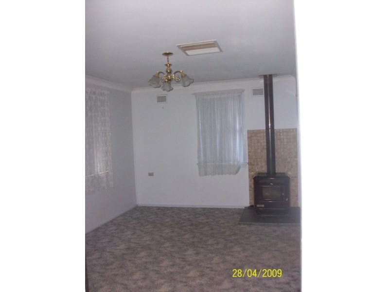 7 Faull Crescent, Parkes NSW 2870