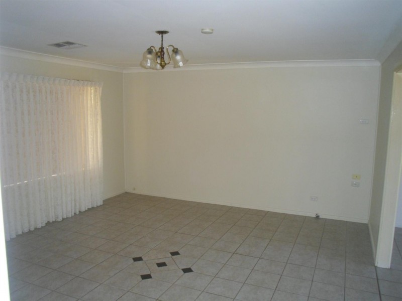 19 Lawson Street, Parkes NSW 2870