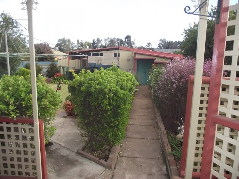 112 Clarinda Street, Parkes NSW 2870