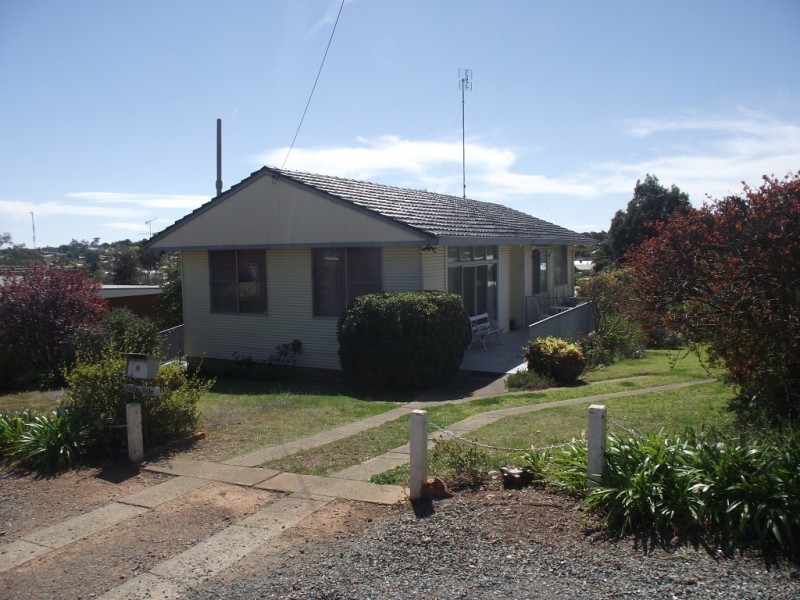 10 Bushman Street, Parkes NSW 2870