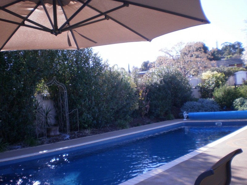 64 Orange Street, Parkes NSW 2870