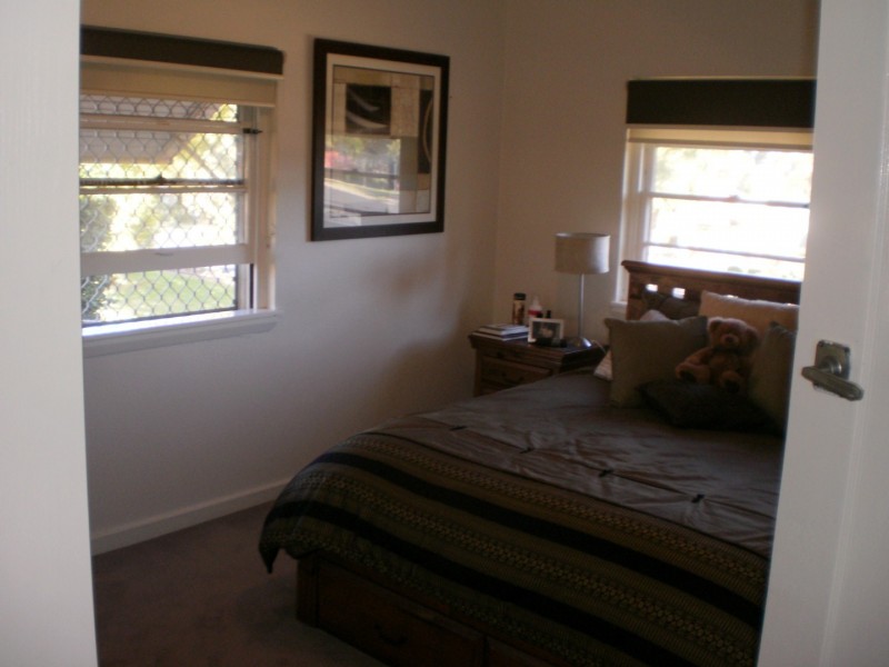 64 Orange Street, Parkes NSW 2870