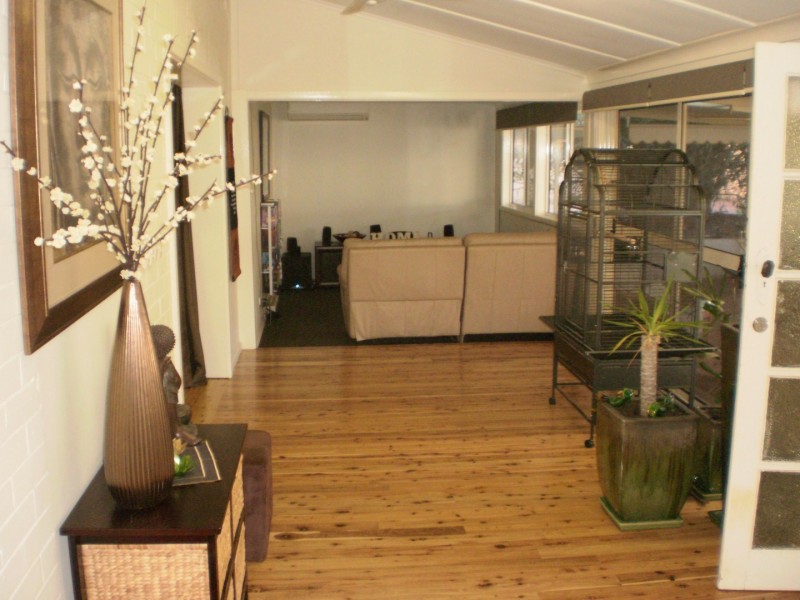 64 Orange Street, Parkes NSW 2870