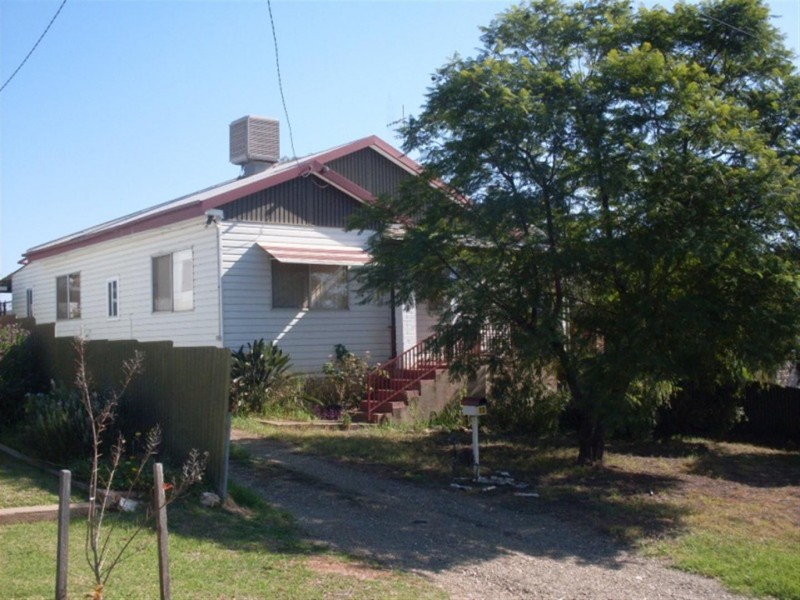 10 Howard Street, Parkes NSW 2870