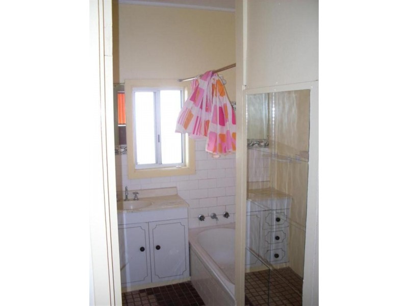 10 Howard Street, Parkes NSW 2870