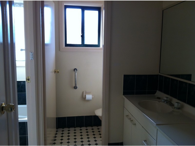 10 Ebelina Crescent, Parkes NSW 2870