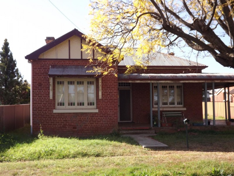 26 Elizabeth Street, Parkes NSW 2870