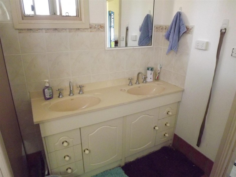 26 Elizabeth Street, Parkes NSW 2870