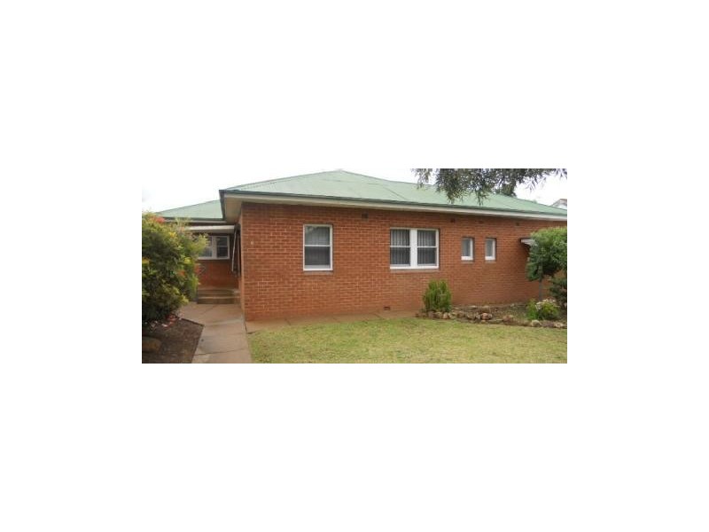6 Captain Wilson Ave, Parkes NSW 2870