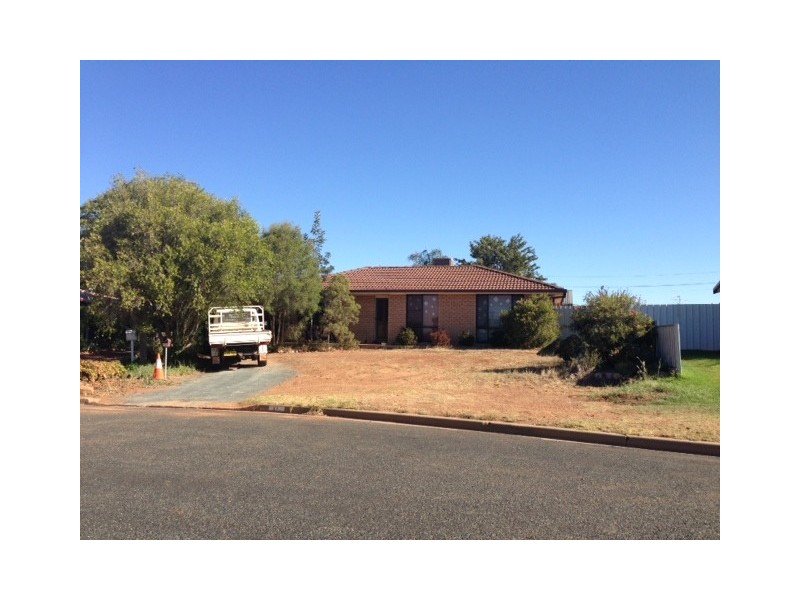 31 Craft Cres, Condobolin NSW 2877