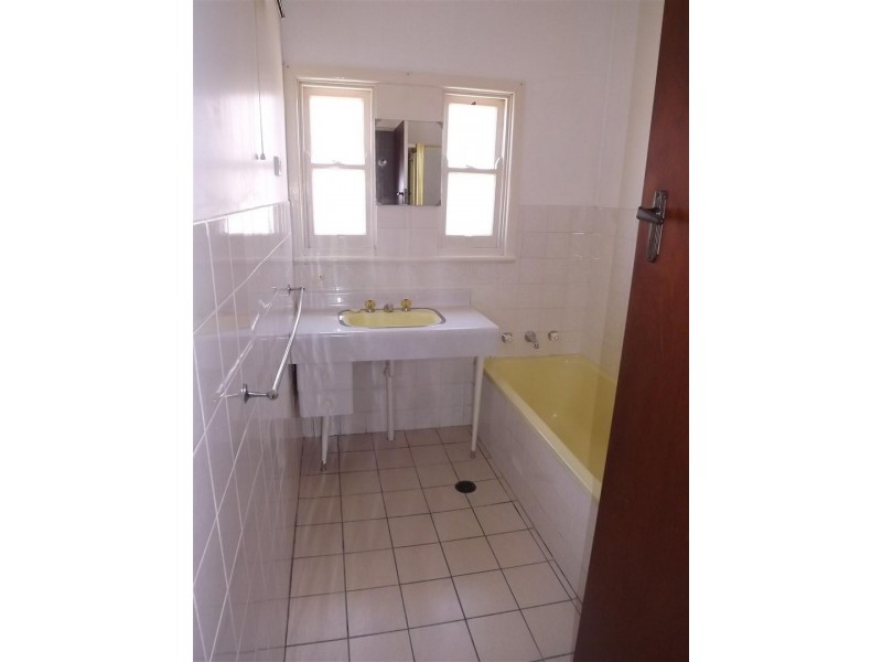 7 Belmore Avenue, Parkes NSW 2870