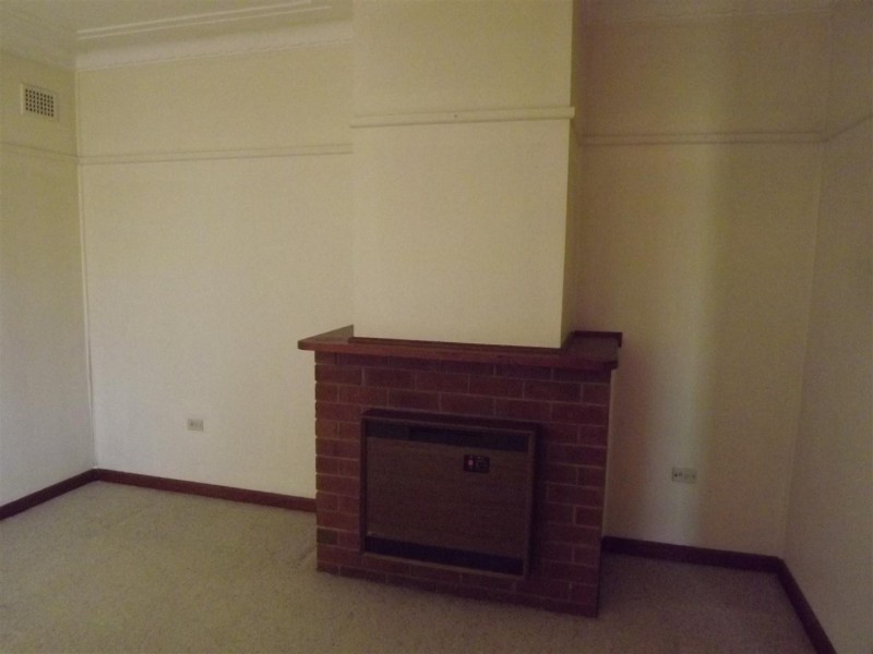 7 Belmore Avenue, Parkes NSW 2870