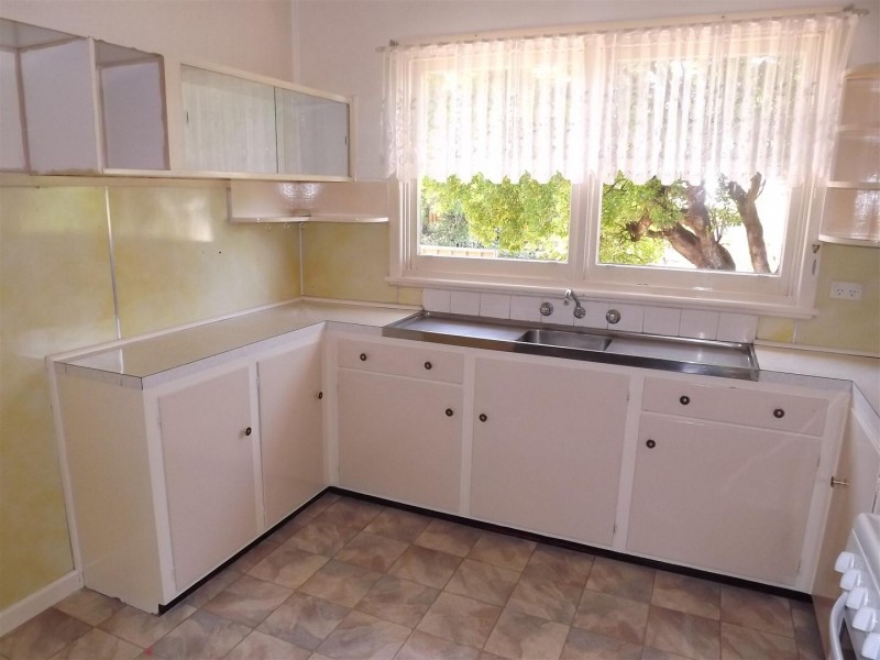 7 Belmore Avenue, Parkes NSW 2870