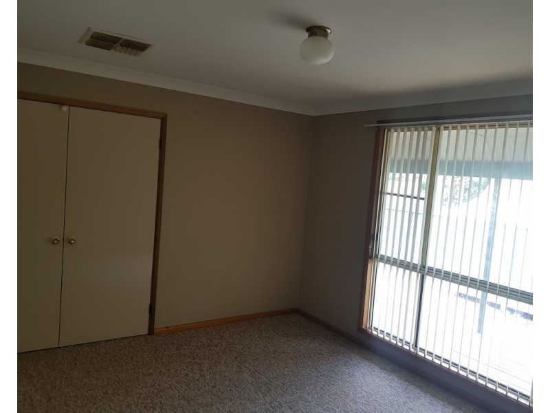 6 Koala Street, Parkes NSW 2870