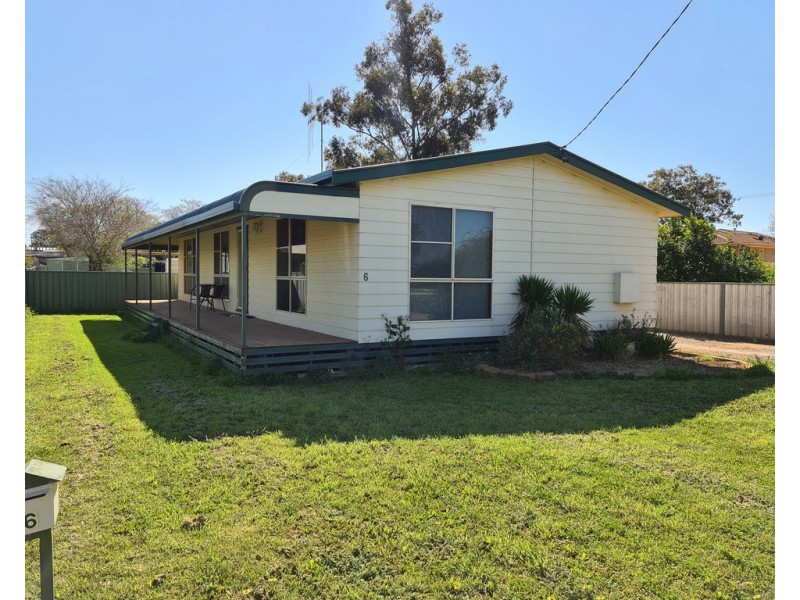 6 Koala Street, Parkes NSW 2870