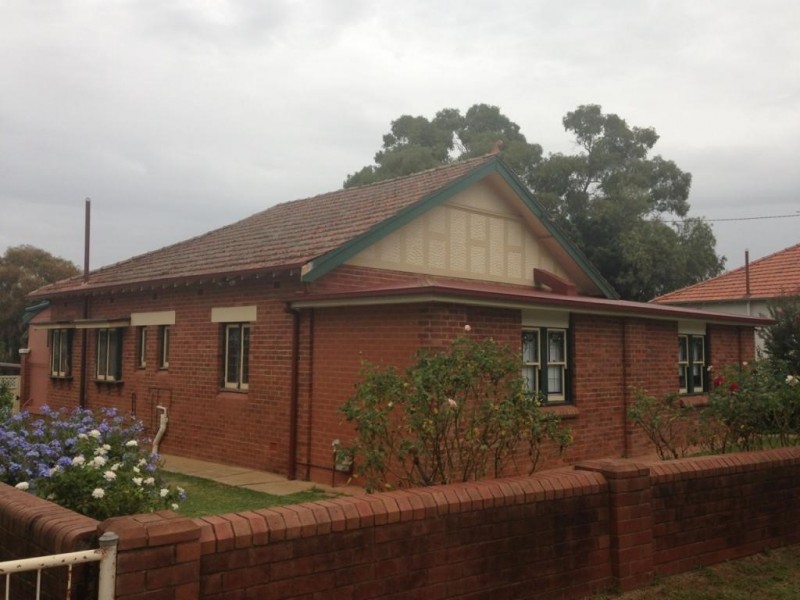 31 Orange Street, Parkes NSW 2870