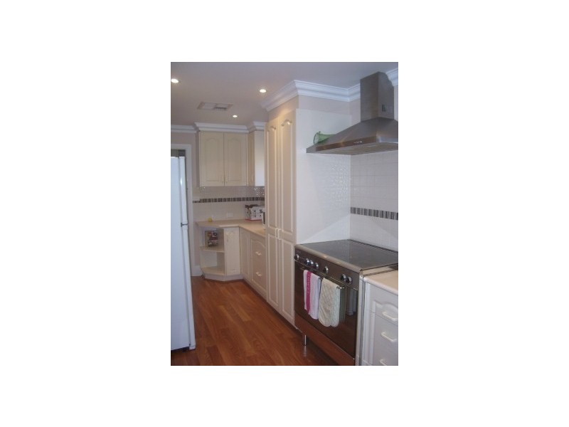 31 Orange Street, Parkes NSW 2870