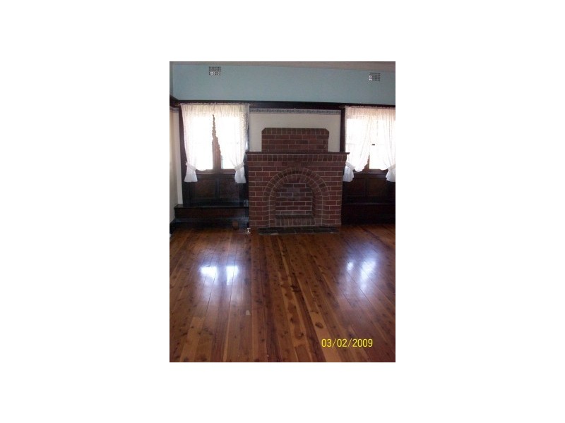 31 Orange Street, Parkes NSW 2870