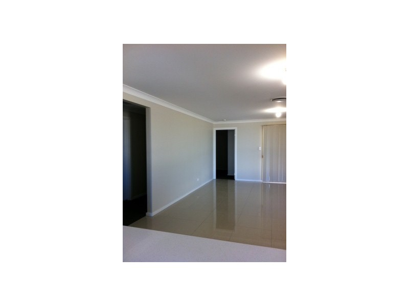 13 Basil Ave, Parkes NSW 2870