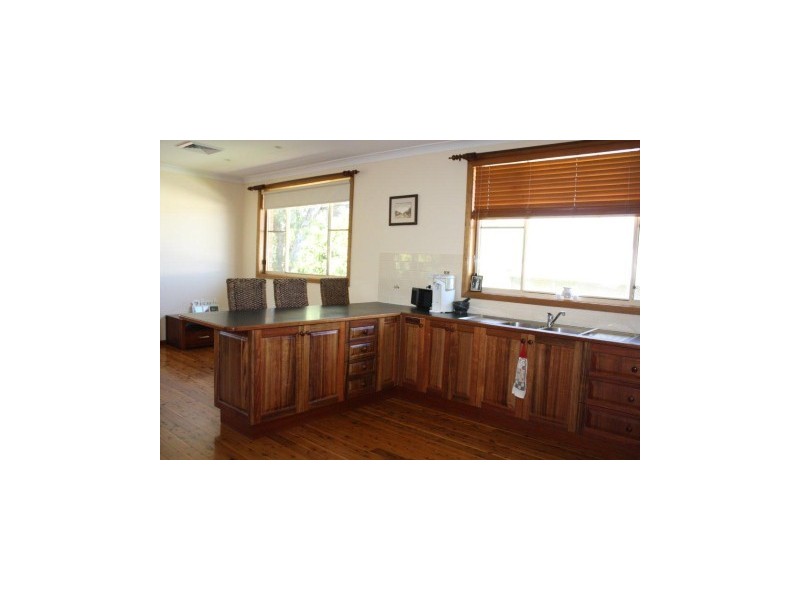 1 Hedgerow Ave, Parkes NSW 2870