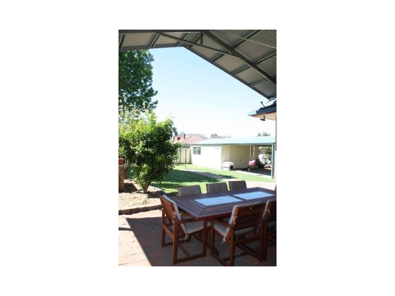 1 Hedgerow Ave, Parkes NSW 2870