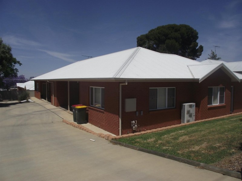 Unit 1 and 2 5a Kookaburra Street, Parkes NSW 2870