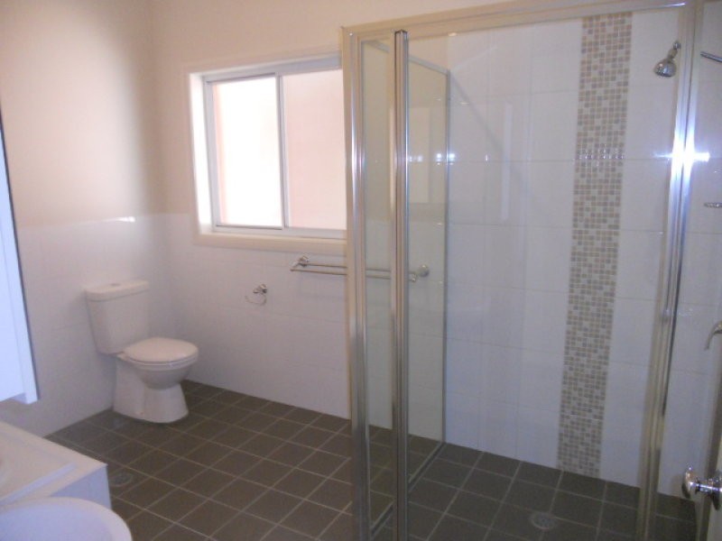 Unit 1 and 2 5a Kookaburra Street, Parkes NSW 2870