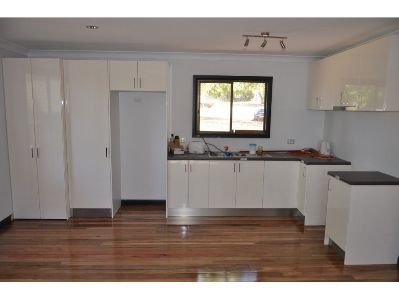 38 Cooper Street, Eugowra NSW 2806