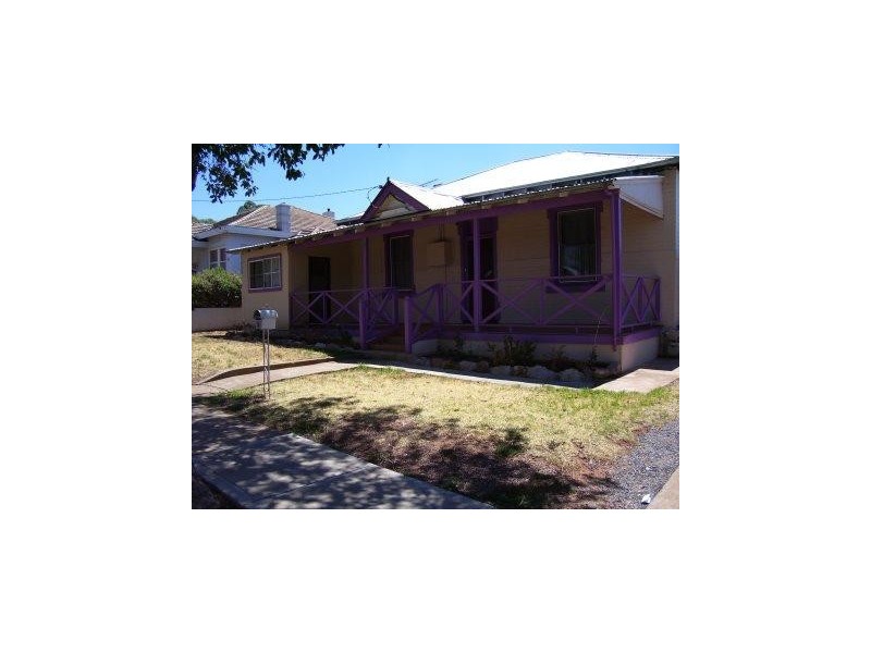 8 Rose Street, Parkes NSW 2870