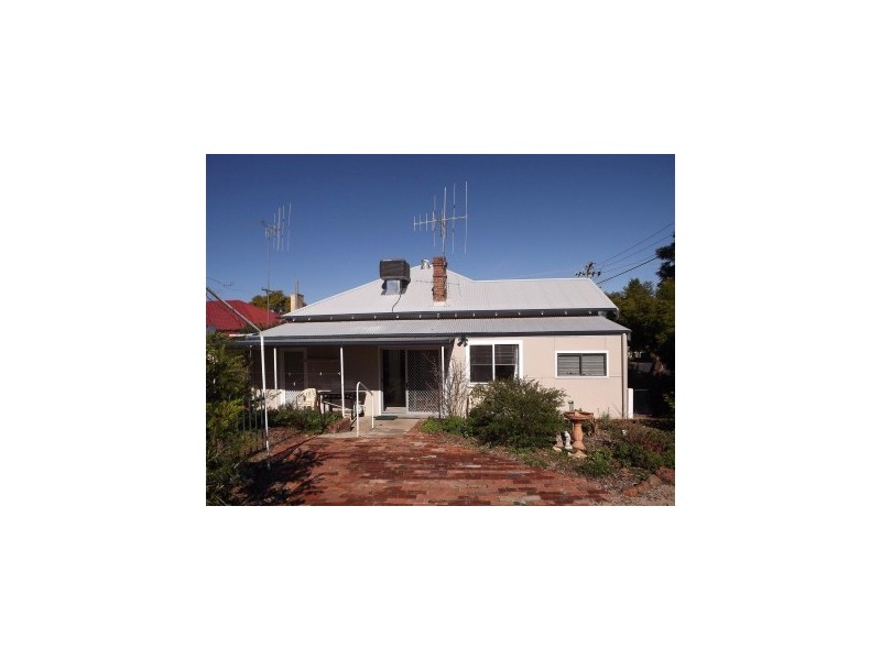 54 Orange Street, Parkes NSW 2870