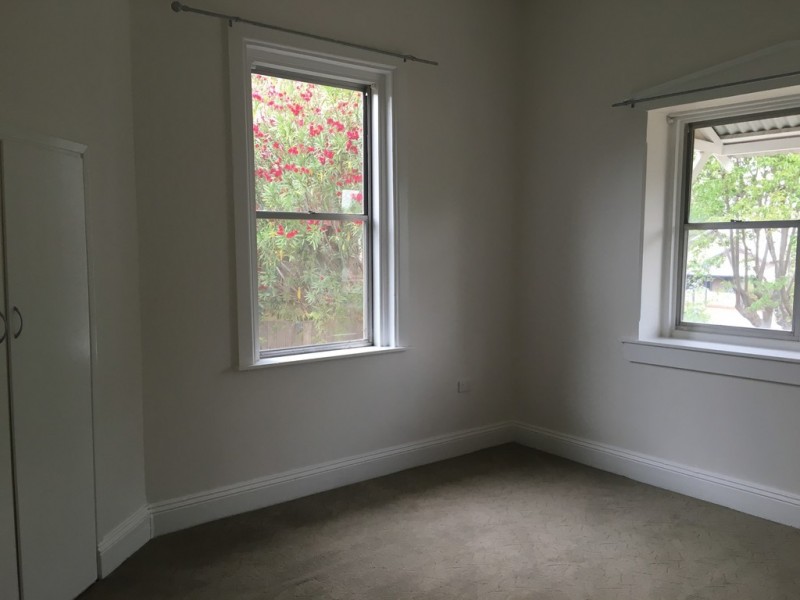 54 Orange Street, Parkes NSW 2870