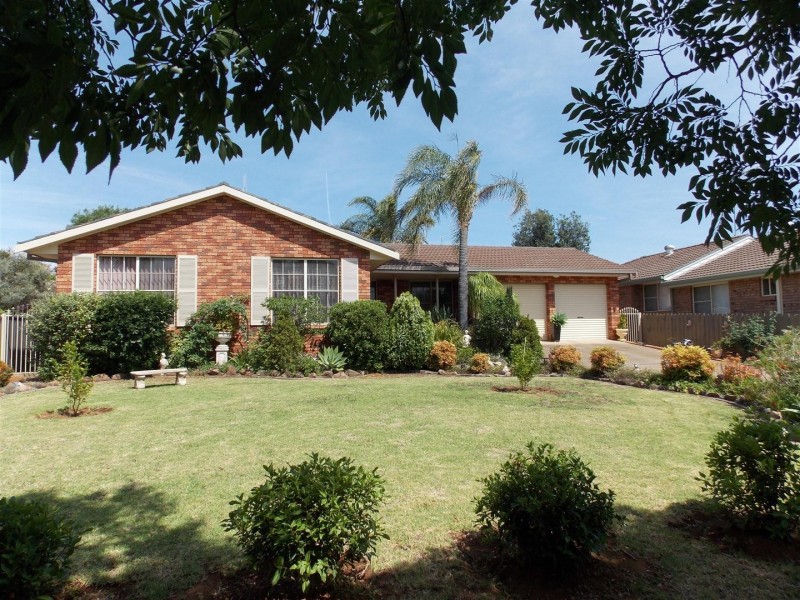 18 Danilenko Street, Parkes NSW 2870