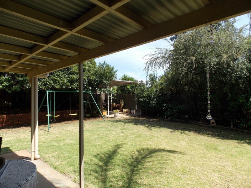 18 Danilenko Street, Parkes NSW 2870