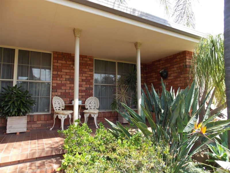 18 Danilenko Street, Parkes NSW 2870