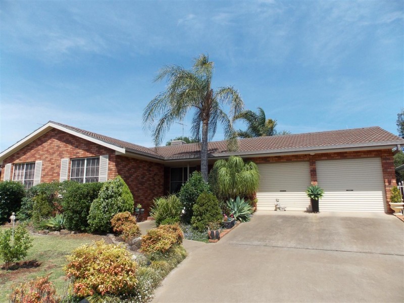 18 Danilenko Street, Parkes NSW 2870
