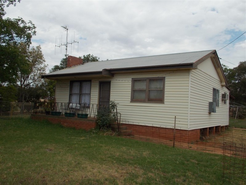 22 Aitken lane, Parkes NSW 2870