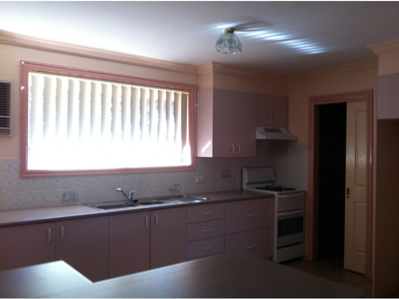 2/82 Dalton Street, Parkes NSW 2870