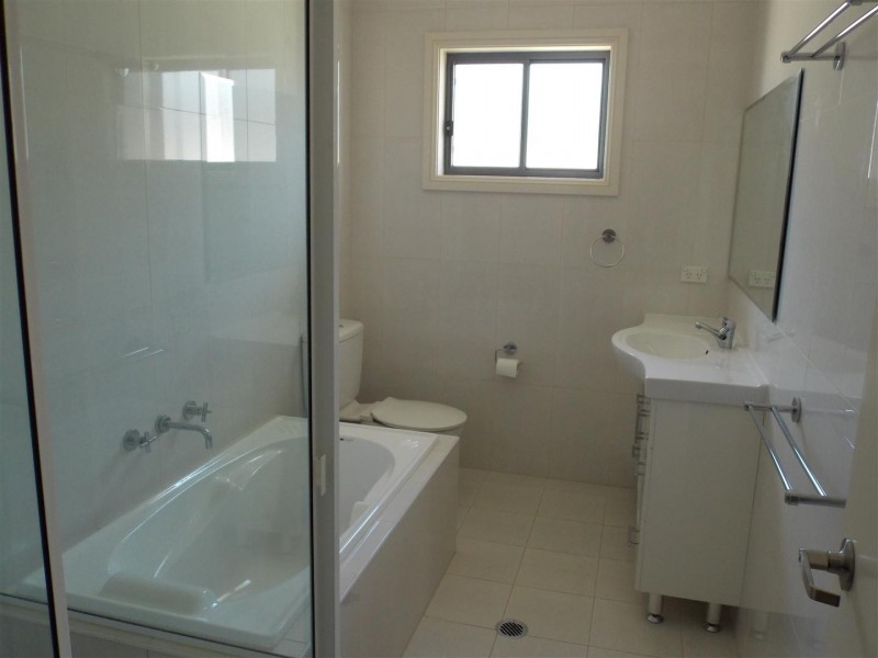 38 Best Street, Parkes NSW 2870