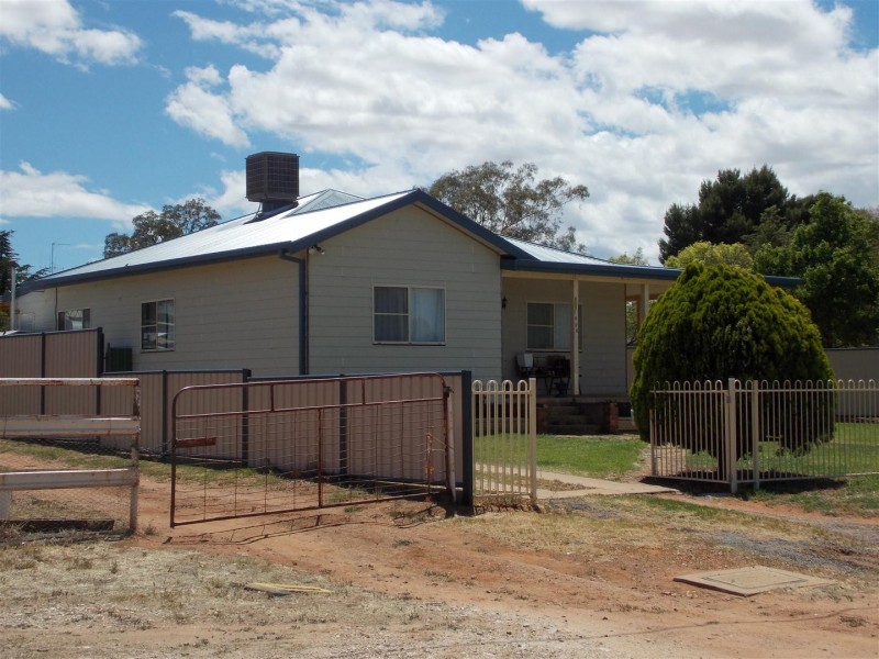 140-144 Condobolin Road, Parkes NSW 2870