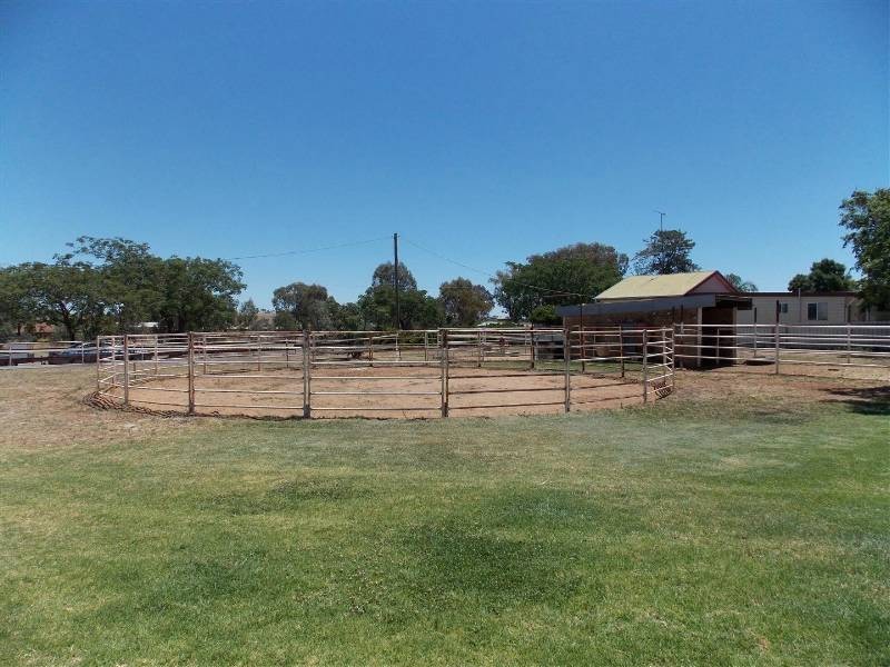 140-144 Condobolin Road, Parkes NSW 2870